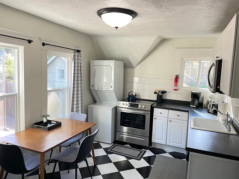 611 S Walnut St #2 — Photo 10
