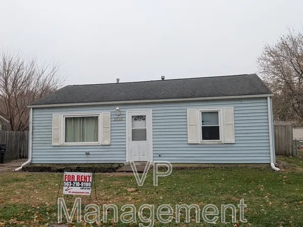 2707 W 69th St, Davenport, IA 52806