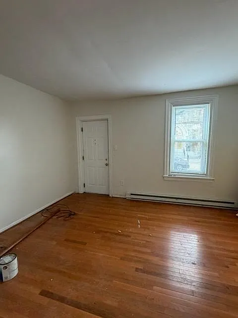 3 bed, 1.0 bath, 1167 sqft, $1,950 — Photo 4