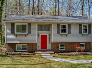 325 Woodland Cir, Pendleton, SC 29670