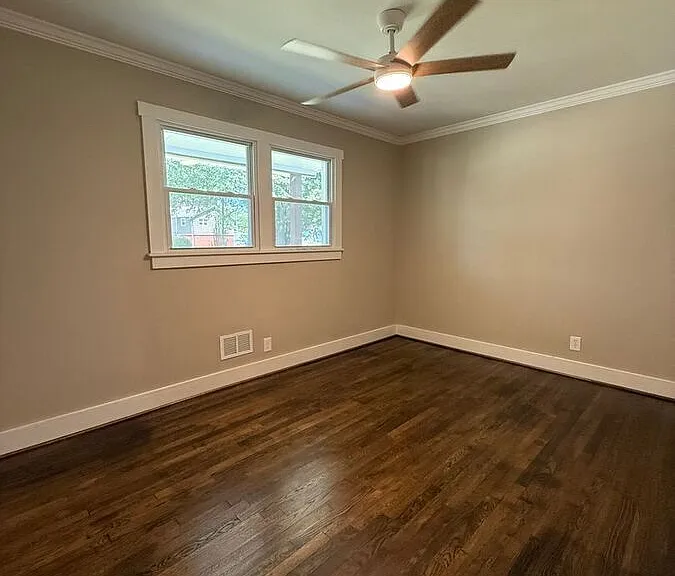 22 McLean St — Photo 14