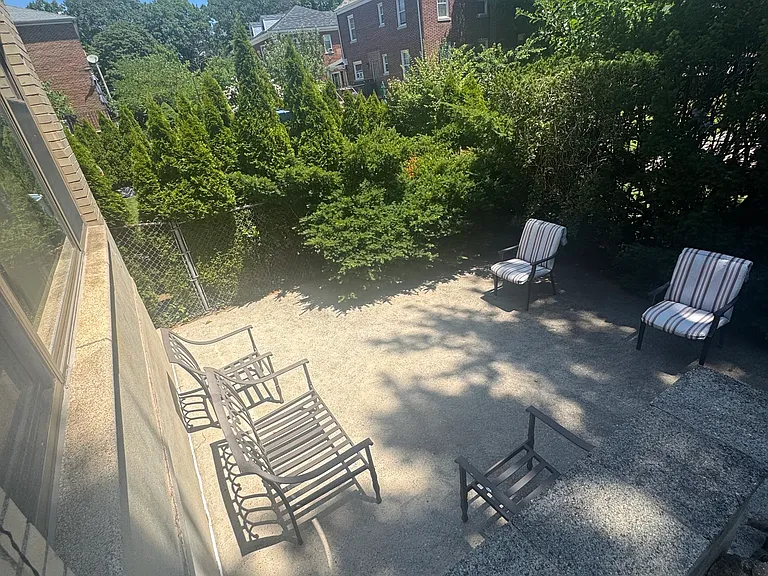 1240 Neill Ave — Photo 10