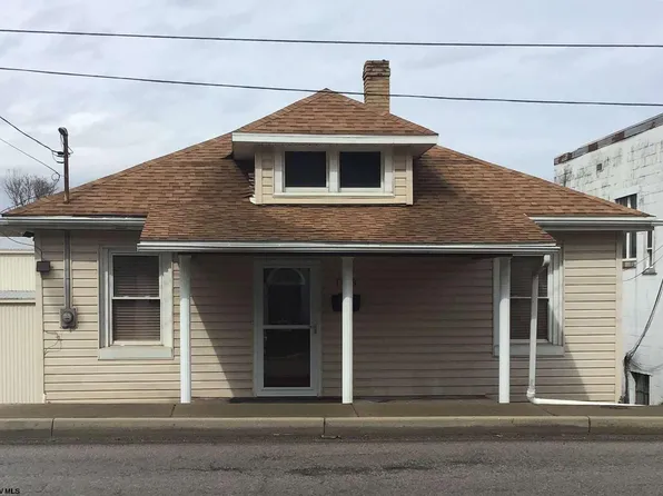 1138 S Speedway Ave, Fairmont, WV 26554