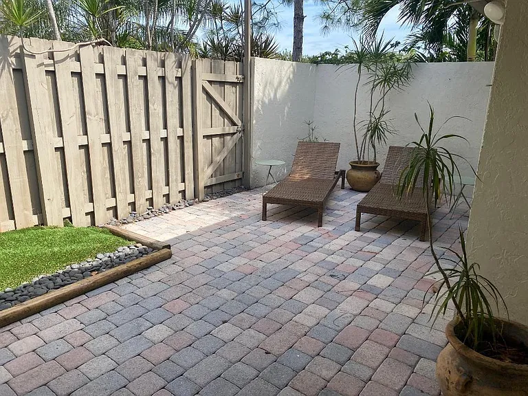 3090 S Oakland Forest Dr #1901 — Photo 14