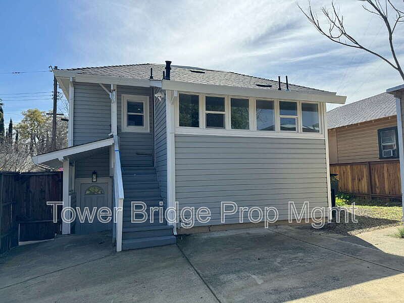 1st image of 3897 7th Ave