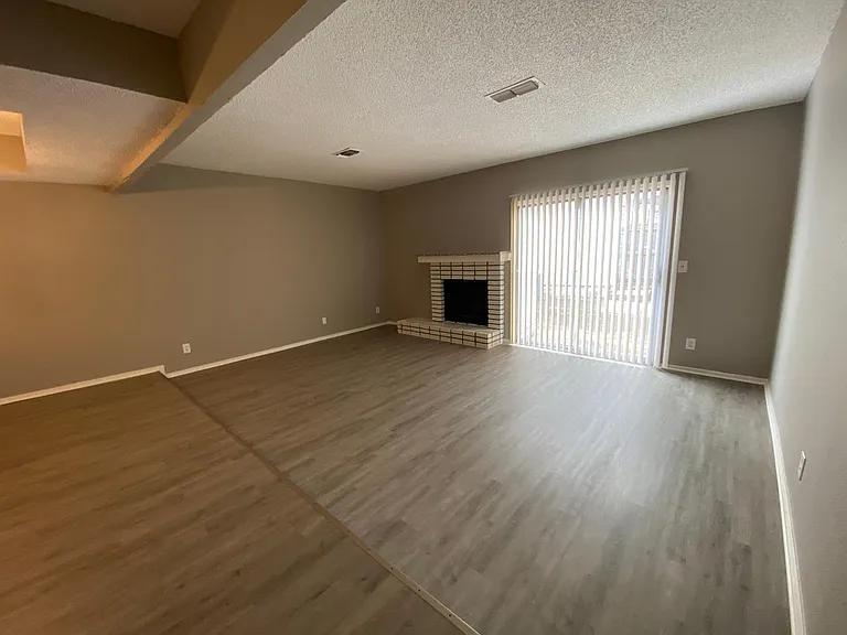 5125 S Delaware Pl — Photo 2