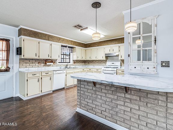 5th image of 2362 Starling Ln