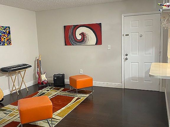 2nd image of 905 NE 199th St APT 104