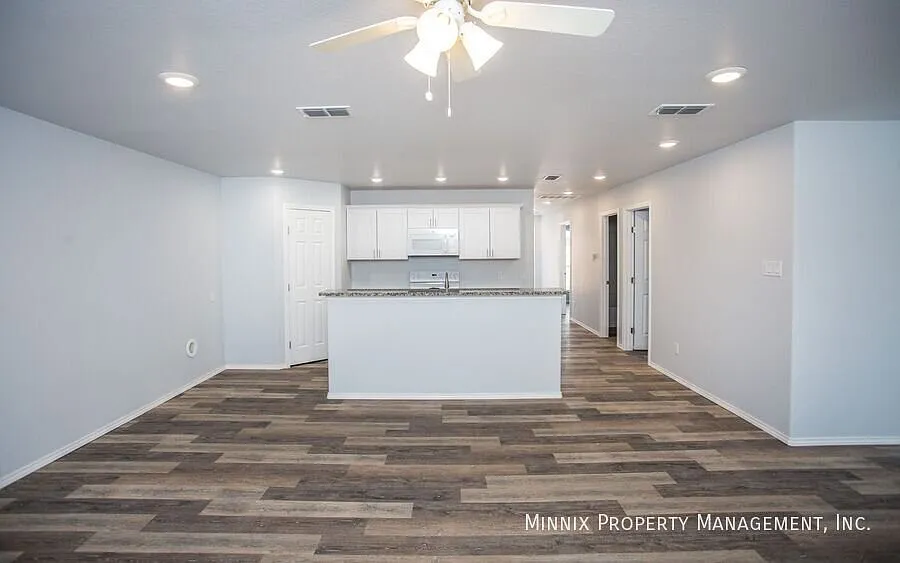 3 bedroom / 2 bath | 5607 Jarvis St. #A — Photo 2