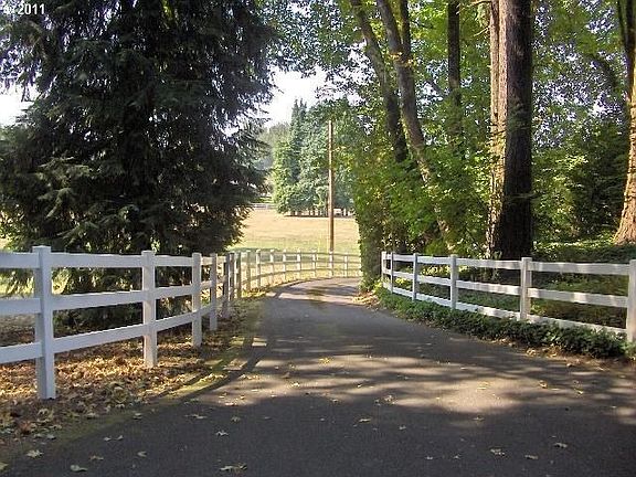 2nd image of 13999 S Clackamas River Dr