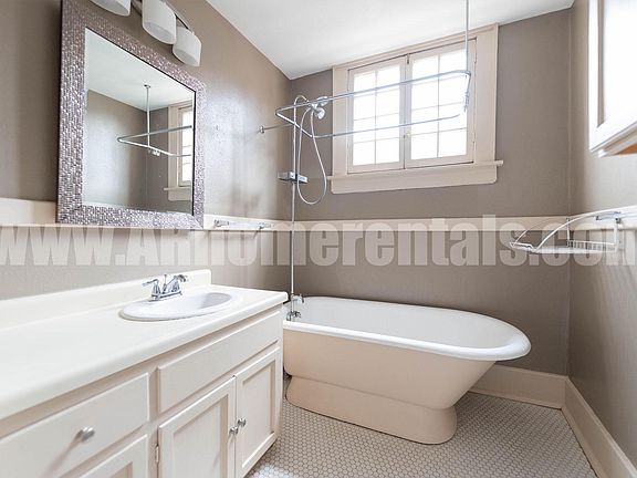 5th image of 511 Rock St APT 6