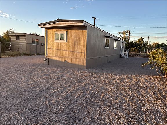 2nd image of 2815 E Suffock Avenue