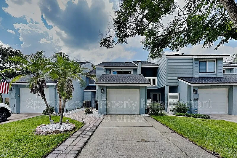 3 bed, 2.5 bath, 1966 sqft, $3,199 — Photo 1