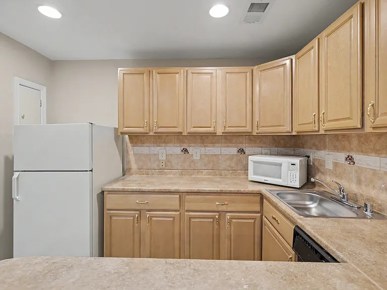 9625 Lindenbrook St — Photo 18