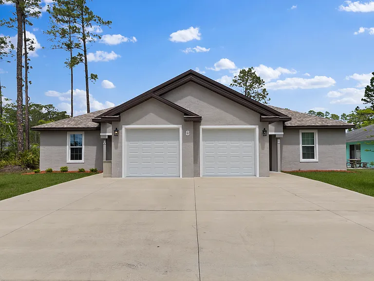8 Regina Ln #B — Photo 1
