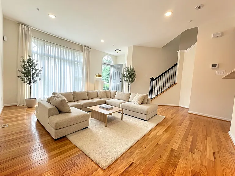 25353 Damascus Park Ter — Photo 3