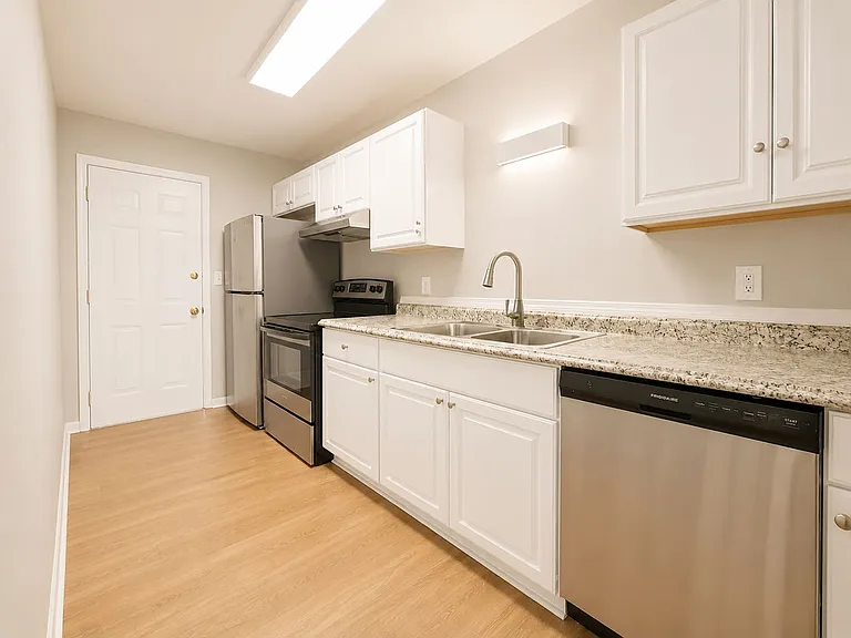 412 Fairfax Dr #6 — Photo 43