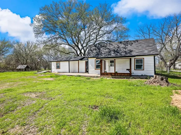 201 Chaney St, Bells, TX 75414