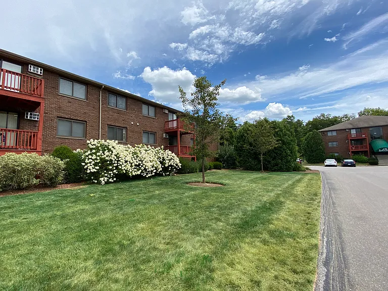 Eastern Trails Apartments and Storage — Photo 6