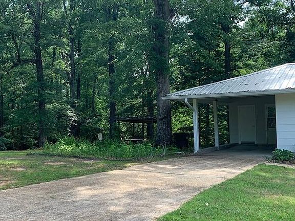 4th image of 1058 Overhill Dr