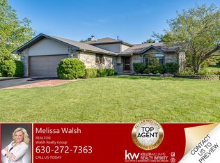 411 Badger Ln, Oswego, IL 60543