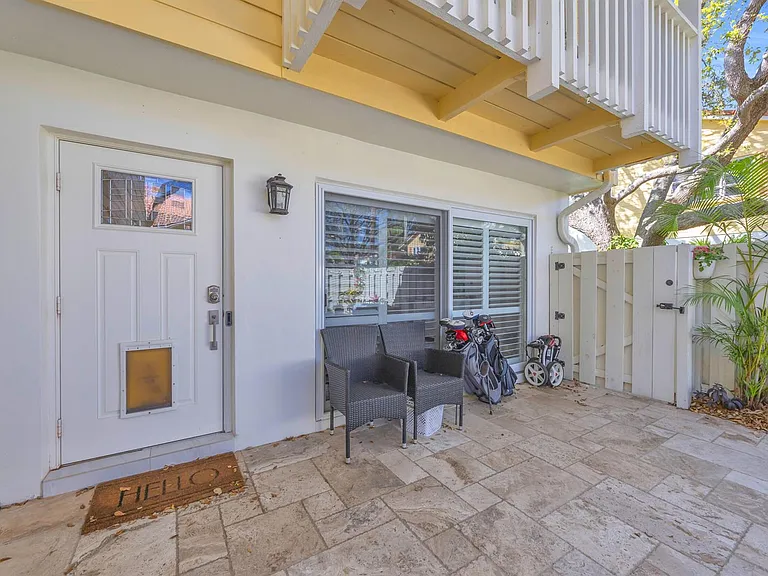 234 Seabreeze Cir — Photo 1