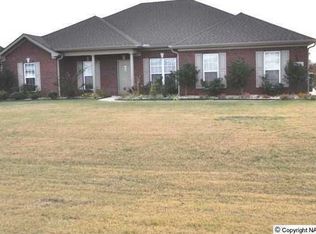 316 Smokey Hills Ct, New Market, AL 35761