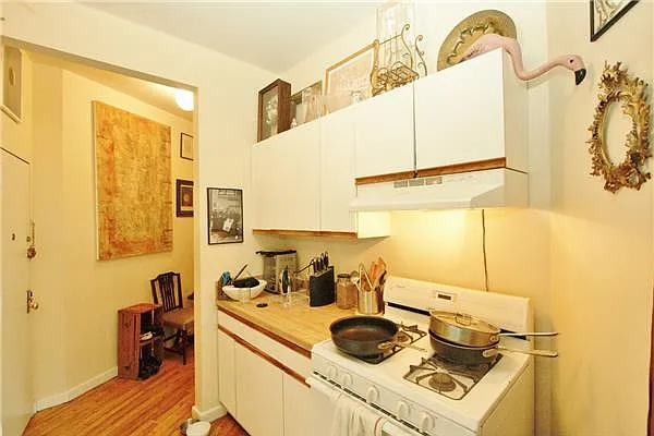 Rented by R New York | media 44