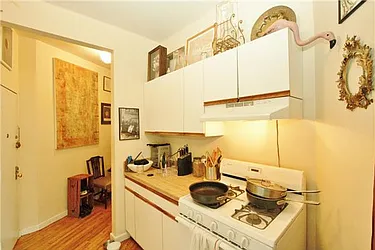 Rented by R New York