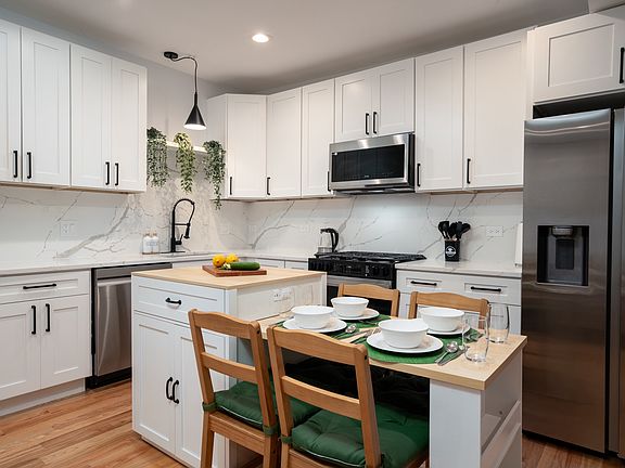 4th image of 2002 W Huron St #1B