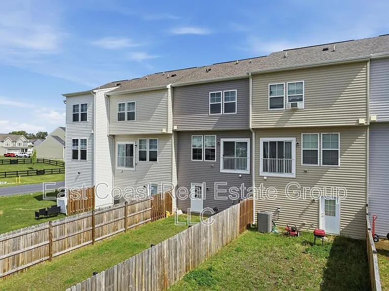 22 Kirby Ct — Photo 30