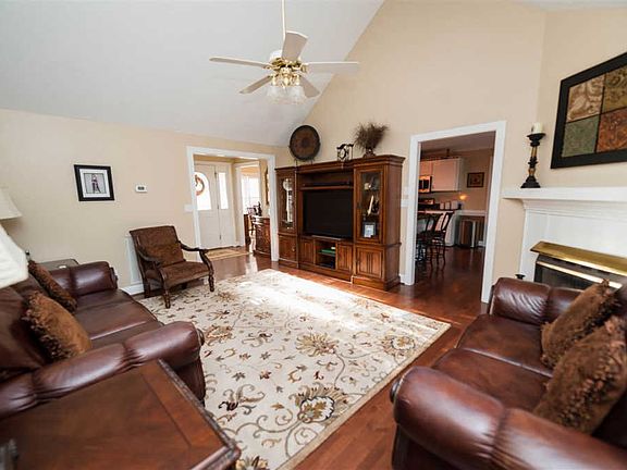 4th image of 348 Baywood Dr