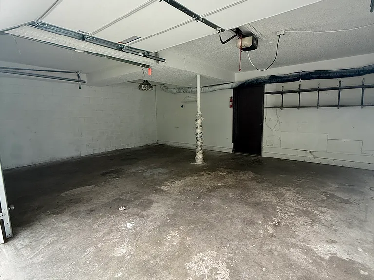 413 Butler Ave E — Photo 11