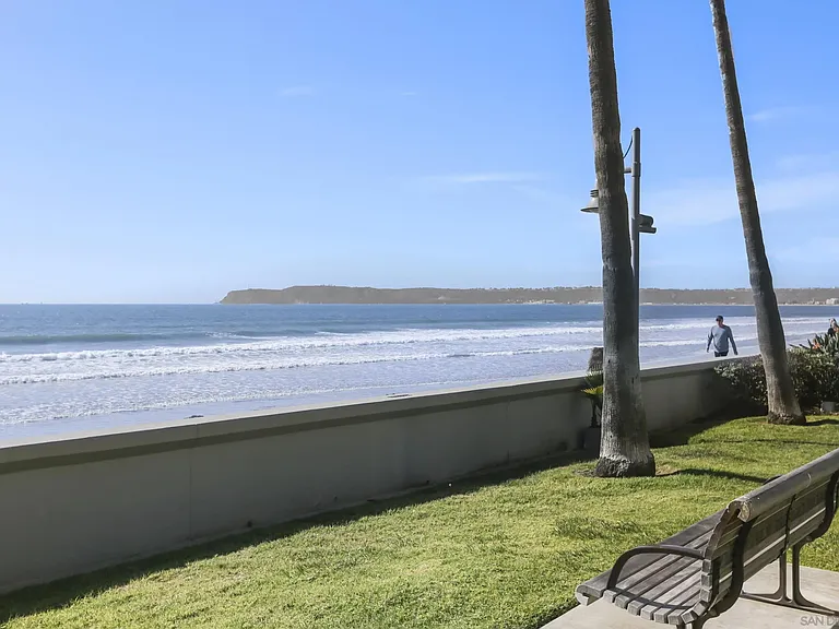 1720 Avenida Del Mundo #1501 — Photo 22