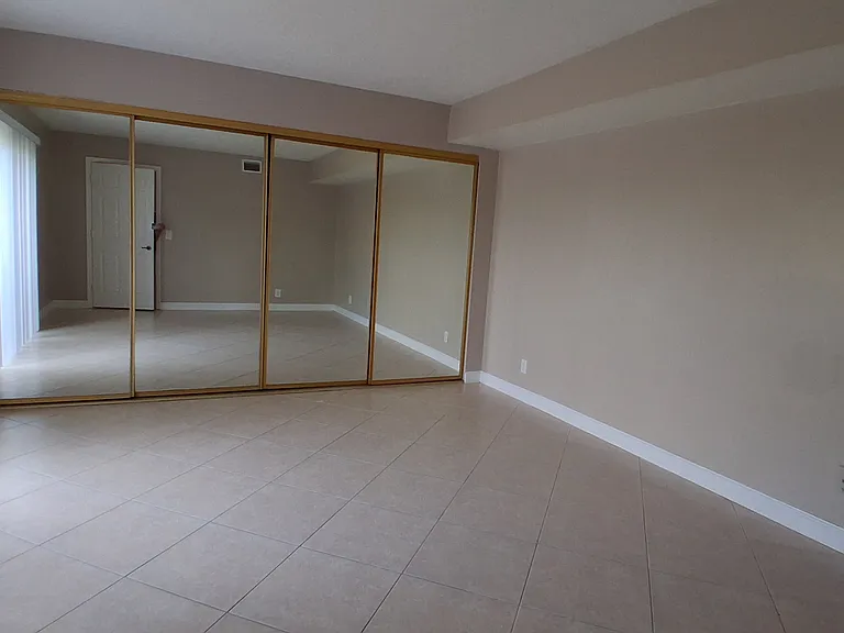 303 Waterview Dr — Photo 29