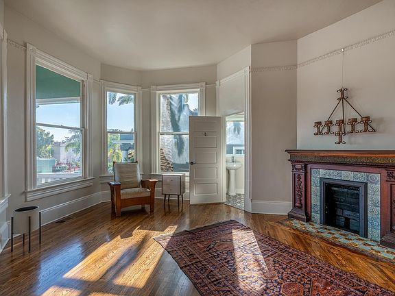 4th image of 2588 Broadway