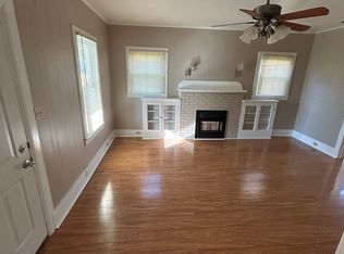 900 S Micheaux Ave, Palestine, TX 75801