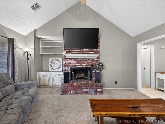 5th image of 1602 W 131st St N