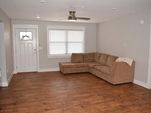 3rd image of 901 Banfill Ave