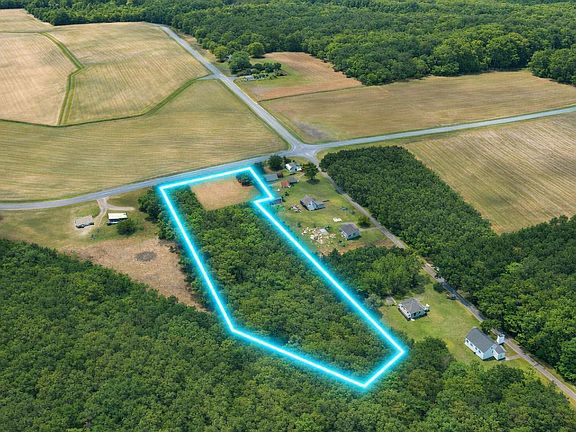 3rd image of 545 Meadow Rd