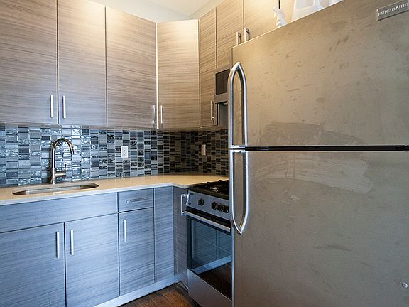 4th image of 1145 Greene Ave #4C