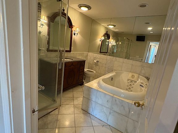 5th image of 36 Warwick St #32B