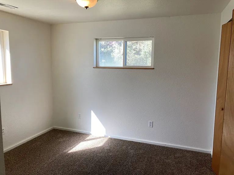 700 S 46th Ave — Photo 18