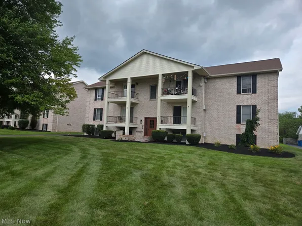 816 Pearson Cir Unit 4, Youngstown, OH 44512