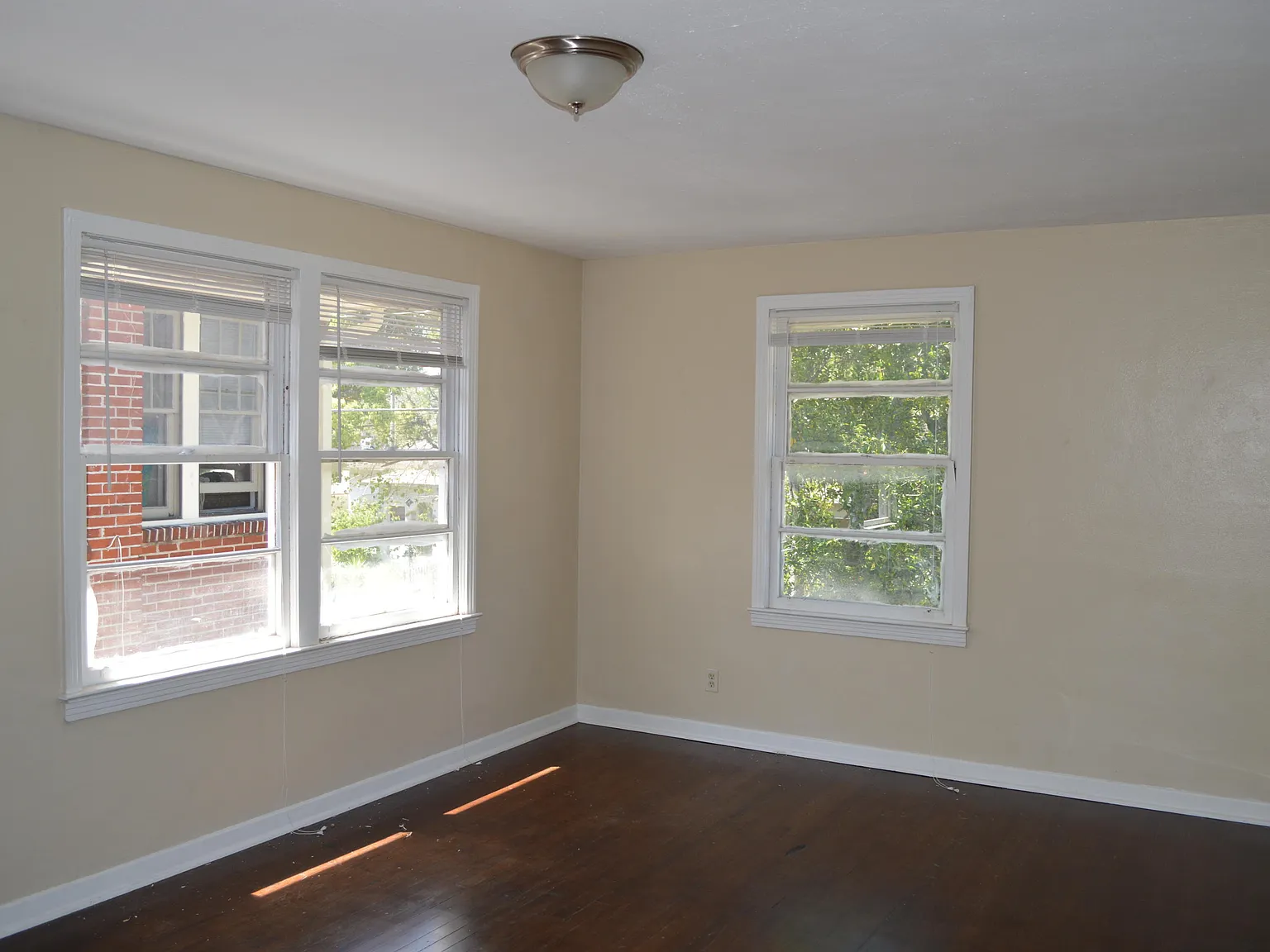 2 bed, 1.0 bath, 920 sqft, $1,250 — Photo 3