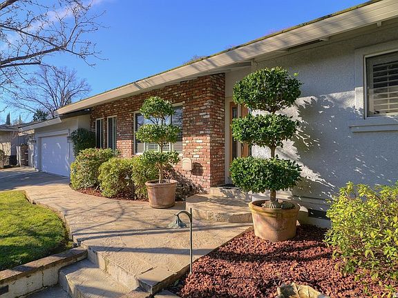 3rd image of 4217 Brookhill Dr