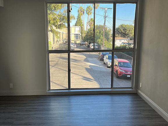 3rd image of 3802 W 27th St #401