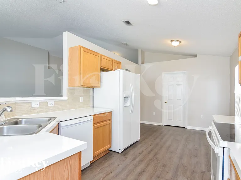 10409 River Bream Dr — Photo 9