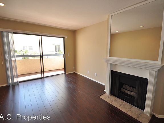 5th image of 3960 Carpenter Ave APT 204