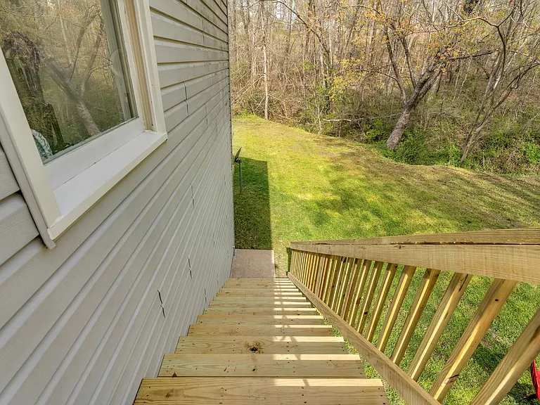 19 Limox Ln #B — Photo 38